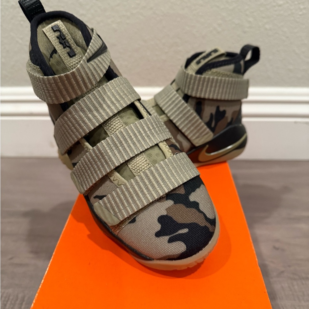 Kids Camouflage Strap Sneakers